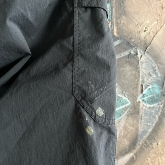 ARC’TERYX Black Women’s Cargo Shorts size 4 - Picture 6 of 11